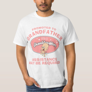 Neue Enkelin gefördert zum großväterlichen T-Shirt