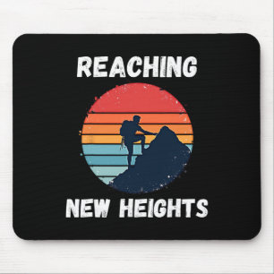 Neue Höhen erreichen Felsenklettern Mousepad