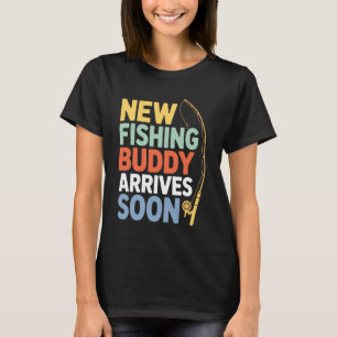 Neuer Angelbegleiter kommt bald für Fischliebhaber T-Shirt