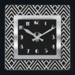 Neuer Art Deco Stil (Schwarz und Silber) Quadratische Wanduhr<br><div class="desc">Hier ist eine andere Art Deko Uhr,  die ich kreiert habe. Mit einem Deko-Muster färbte ich es in Schwarz und Silber und fügte dann ein weiteres Innenquadrat in Chrom und Schwarz für das Uhrgesicht hinzu. Ich denke,  es macht eine ausgezeichnete Wanduhr für jede Wohnzimmerwand. Oder vielleicht noch ein Zimmer?</div>