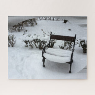 Neuer Schnee auf dem Sessel