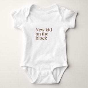 Neues Kid auf dem Baby-Bodysuit Blockrückenanzug Baby Strampler