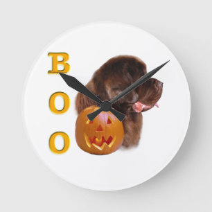 Neufundland Brown Halloween BOO Runde Wanduhr