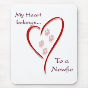 Neufundland Heart Belongs Mousepad