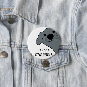 Neufundländer-Hund grau schaut heraus Cartoon Button