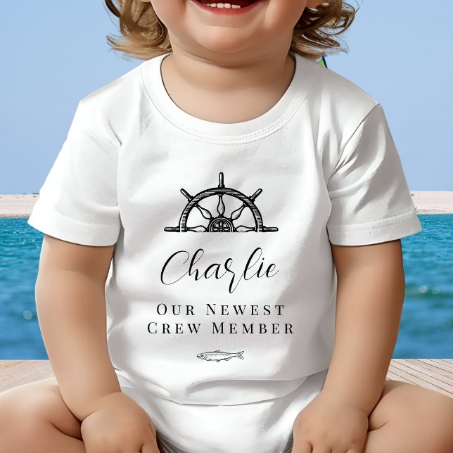 Neugeborene Crew Baby T-shirt (Our Newest Crew Member, personalized Newborn Baby T-Shirt with nautical graphics)
