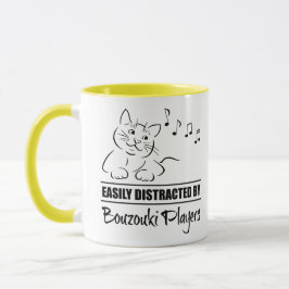Neugierige Katze leicht von Bouzouki-Spielern abge Tasse