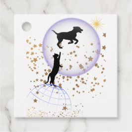 Neugierige Katze und Laufhund Geschenkanhänger