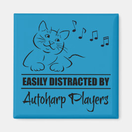 Neugierige Katze von Autoharp-Spielern leicht abge Magnet