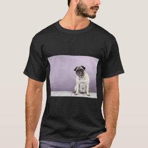 Neugieriger Mops T-Shirt