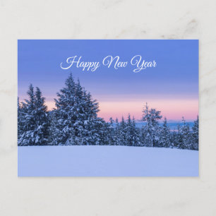 Neujahrs-Winterlandschaft bei Sonnenuntergang Postkarte