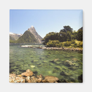 Neuseeland, Mitre Peak und Bowen River bei der Ein Magnet