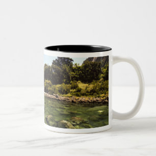 Neuseeland, Mitre Peak und Bowen River mündend Zweifarbige Tasse