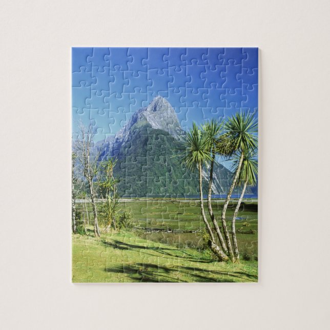 Neuseeland, Südinsel, Mitre Peak, (Vertikal)