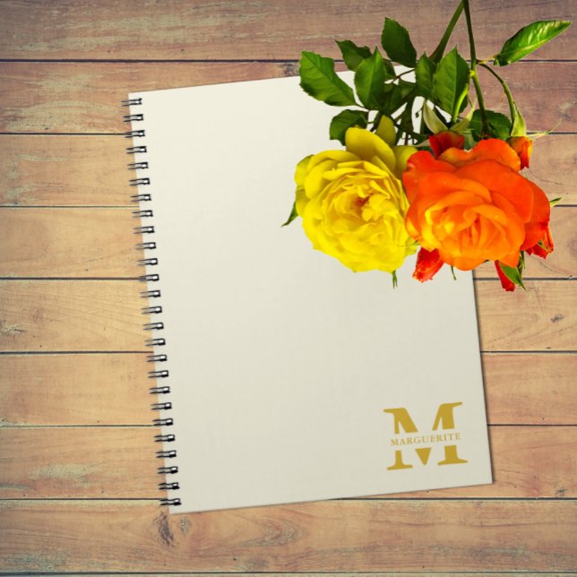 Neutral Beige Gold Monogram Notizblock (Von Creator hochgeladen)