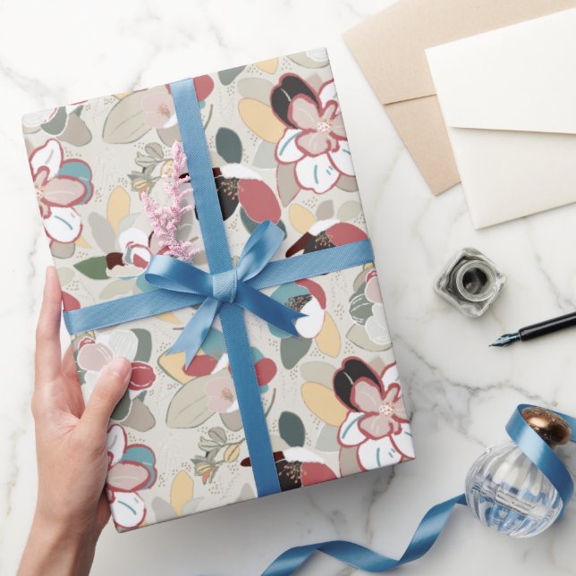 Neutral Floral Winter Magnolia Geschenkpapier (Schenken)