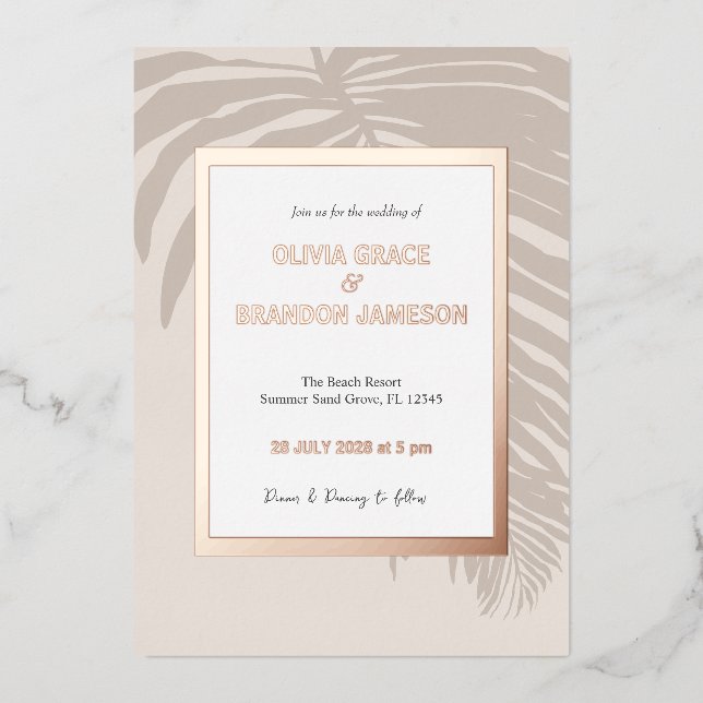 Neutral Gold Tropical Palm Leaf Hochzeit Folieneinladung (Vorderseite)