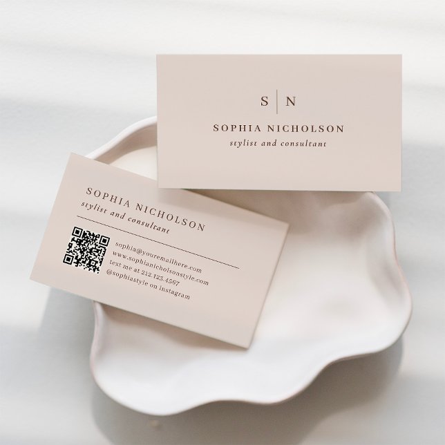 Neutral Rosa und Braun | Monogramm und QR-Code Visitenkarte (Von Creator hochgeladen)