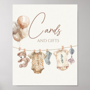 Neutrale Babykleidung mit weichem Boho - Karten un Poster