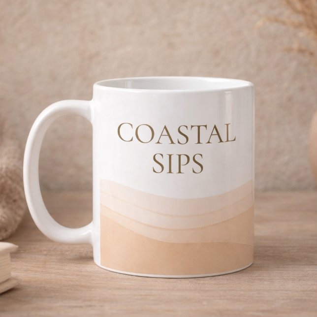 Neutrale Küsten-Sips-Klassik-Tasse, 11 oz Kaffeetasse (White and taupe coastal coffee accent with clean serif quote detail)