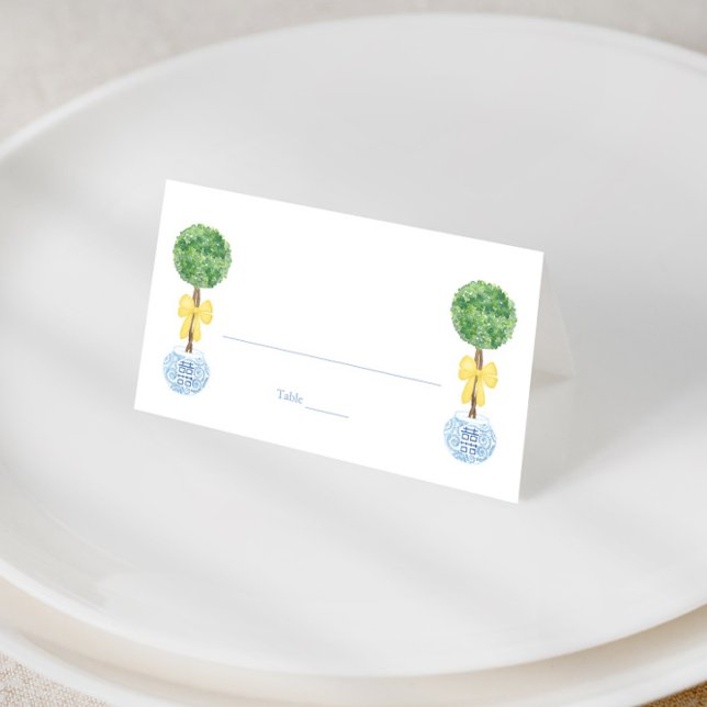Neutraler Boxwood-Topiary-Frühlingsdusche für inte Platzkarte (Preppy boxwood topiary with yellow bow place cards for gender neutral baby shower or spring party)