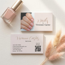 Neutraler Creme-Tan-Script-Foto-Nagelkünstler-QR-C