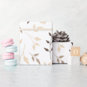 Neutrales Beige Braun Botanisches Blattmuster Geschenkpapier