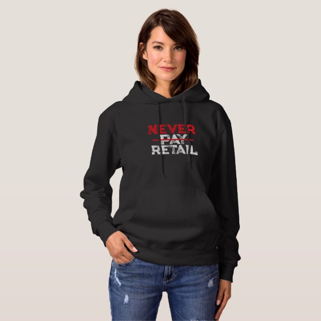 Never Pay Retail – Bold Shopper Statement Tee (Vorne ganz)