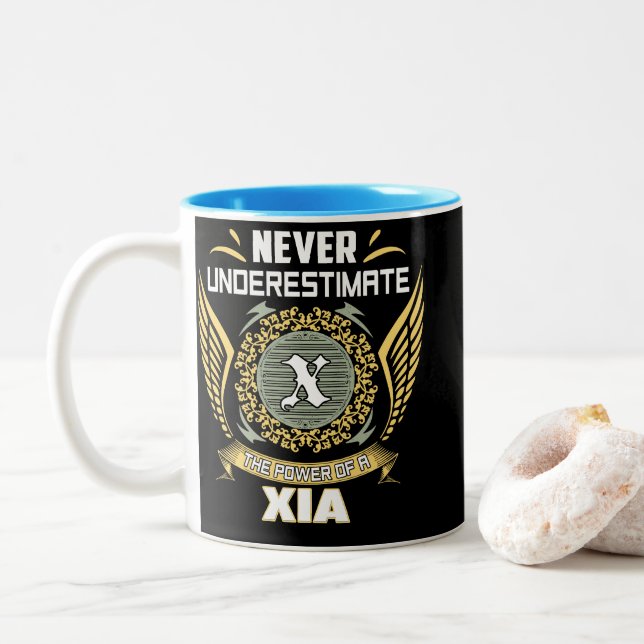 Never Underestimate The Power Of A Xia Zweifarbige Tasse (Mit Donut)