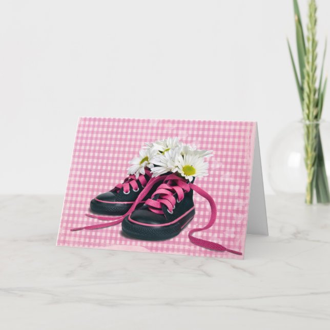 New Baby Girl Daisies in Sneakers Card Karte (Vorderseite)