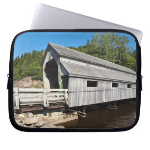 New Brunswick, Kanada. Irischer Fluss bedeckt Laptopschutzhülle