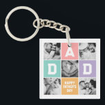 New Dad First Vatertag Familie Foto Grid Schlüsselanhänger<br><div class="desc">Personalisierter Vater-Tag Geschenk für deinen Vater zu feiern Vatertag. Egal, ob es sich um einen neuen Vater, einen Stiefvater, einen alten und klassischen Vater oder einen zukünftigen Vater handelt, die benutzerdefinierte Textfunktion wird Sie abdecken. Sie können den Text in Ihre gewünschte Formulierung ändern und Ihr eigenes Foto hochladen. Holen Sie...</div>
