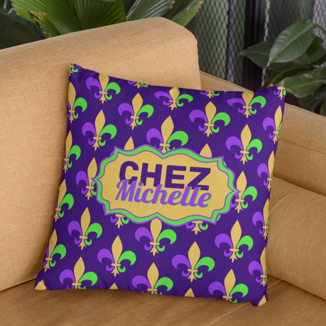 New Orleans Mardi Gras House Party Fleur Name Kissen (Photo approximates the 20 inch size of this pillow.)