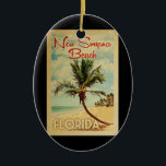 New Smyrna Beach Palm Tree Vintage Travel Keramik Ornament<br><div class="desc">Ein einzigartig Retro Mitte des Jahrhunderts moderne New Smyrna Beach Florida Kunstdruck in Vintage Reise Poster Stil. Es verfügt über eine geschwungene Palme am Sandstrand mit Ozean unter einem blauen bewölkten Himmel.</div>