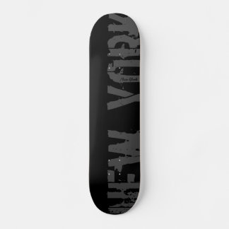 New York - Skateboard im Schwarzen Stadtstil
