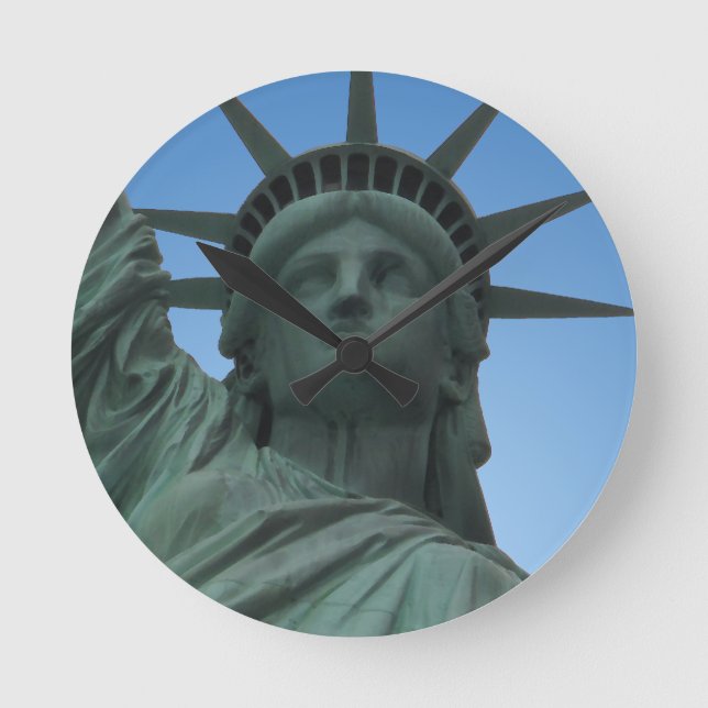 New Yorker Uhrenstatue der Freiheitsmauer Runde Wanduhr (Vorderseite)