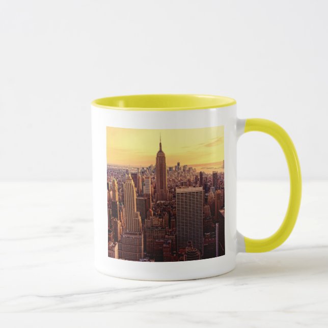 New Yorkskylinestadt mit Reich-Staat Tasse (Rechts)