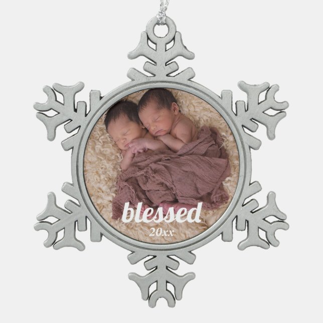 Newborn Twins Baby First Christmas | Schneeflocken Zinn-Ornament (Vorderseite)