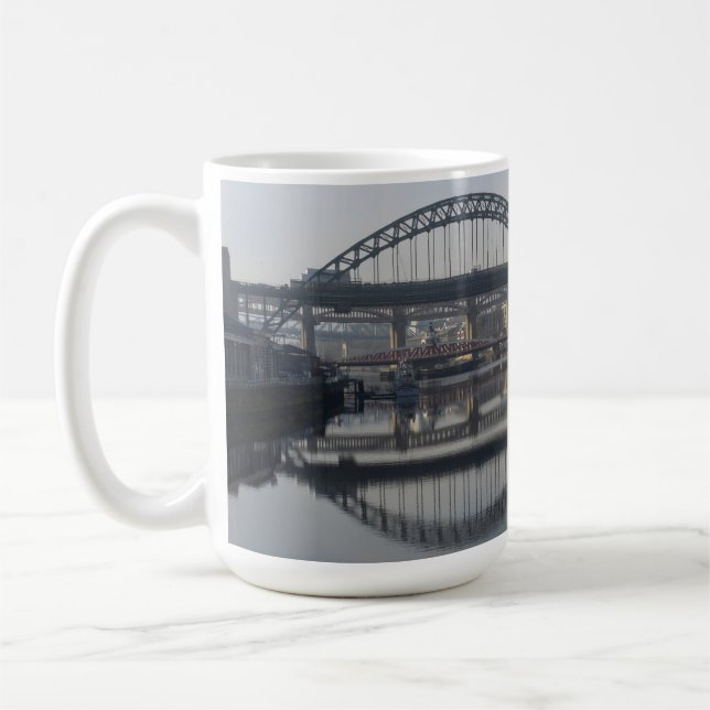Newcastle Quayside und die Tyne Bridge Kaffeetasse (Links)