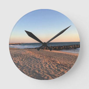 Newport Beach in Sunset, Kalifornien Runde Wanduhr