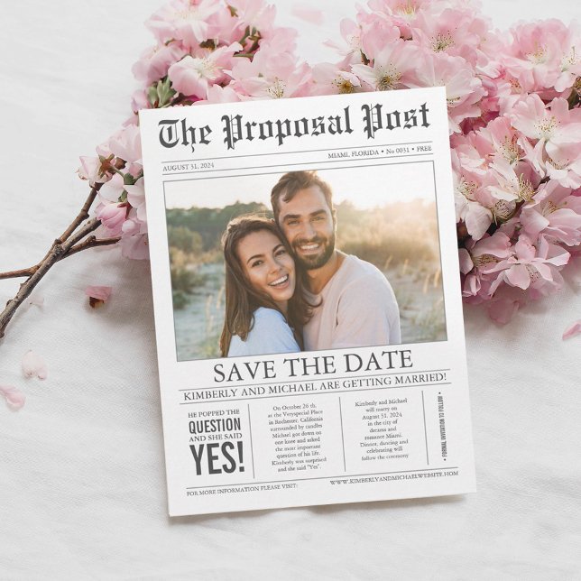 Newspaper Save the Date Photo Postkarte (Von Creator hochgeladen)