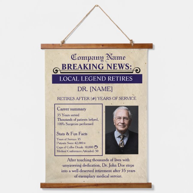 Newspaper Style Doctor Retirement Card | Custom Wandteppich Mit Holzrahmen (Vorderseite)