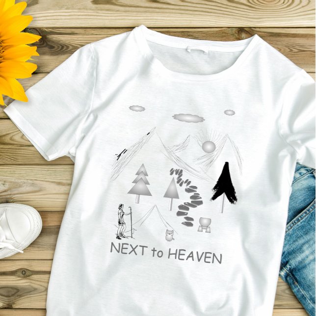 Next to Heaven Hiking Camper T-Shirt (Von Creator hochgeladen)
