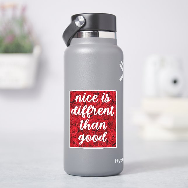 Nice est différent du bon autocollant (HydroFlask)