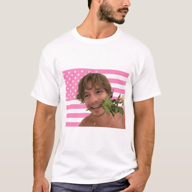 Nicholas chavez mit Rose pink-amerikanischer Flagg T-Shirt (Vorderseite)