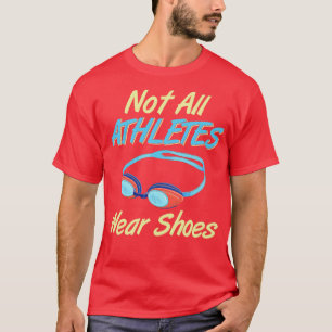 Nicht alle Athleten tragen Schuhe beim Schwimmen T-Shirt