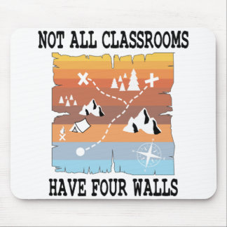 Nicht alle Klassenzimmer haben vier Wände, die zu  Mousepad