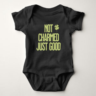 Nicht verzaubert, nur gut Shamrock-Zitat Baby Strampler