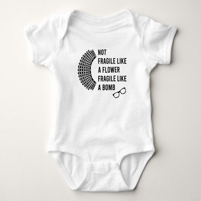 Nicht zerbrechlich wie eine Blume, zerbrechlich wi Baby Strampler (Vorderseite)