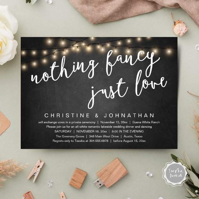 Nichts Besonderes, nur Liebe Rustikale Hochzeitsdi Einladung (Nothing Fancy, Just Love Rustic Wedding Dinner Invitation Card PDF String Lights Grey Chalkboard)
